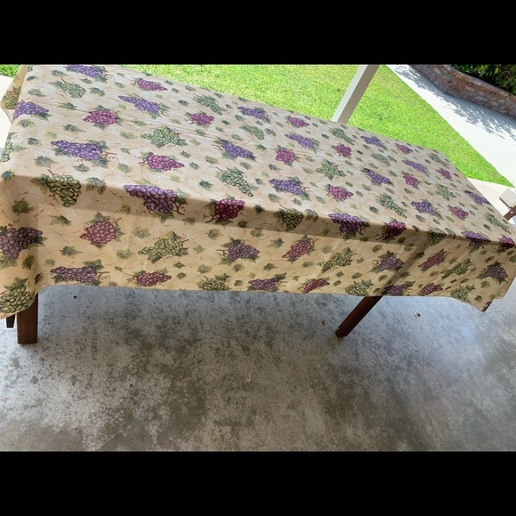 Table cloths - Picture 2 of 6